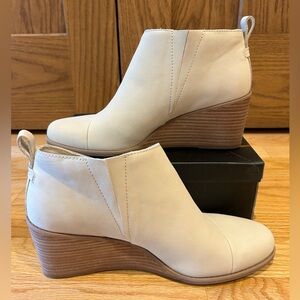 TOMS Marta Wedge Bootie (9.5) Off-White